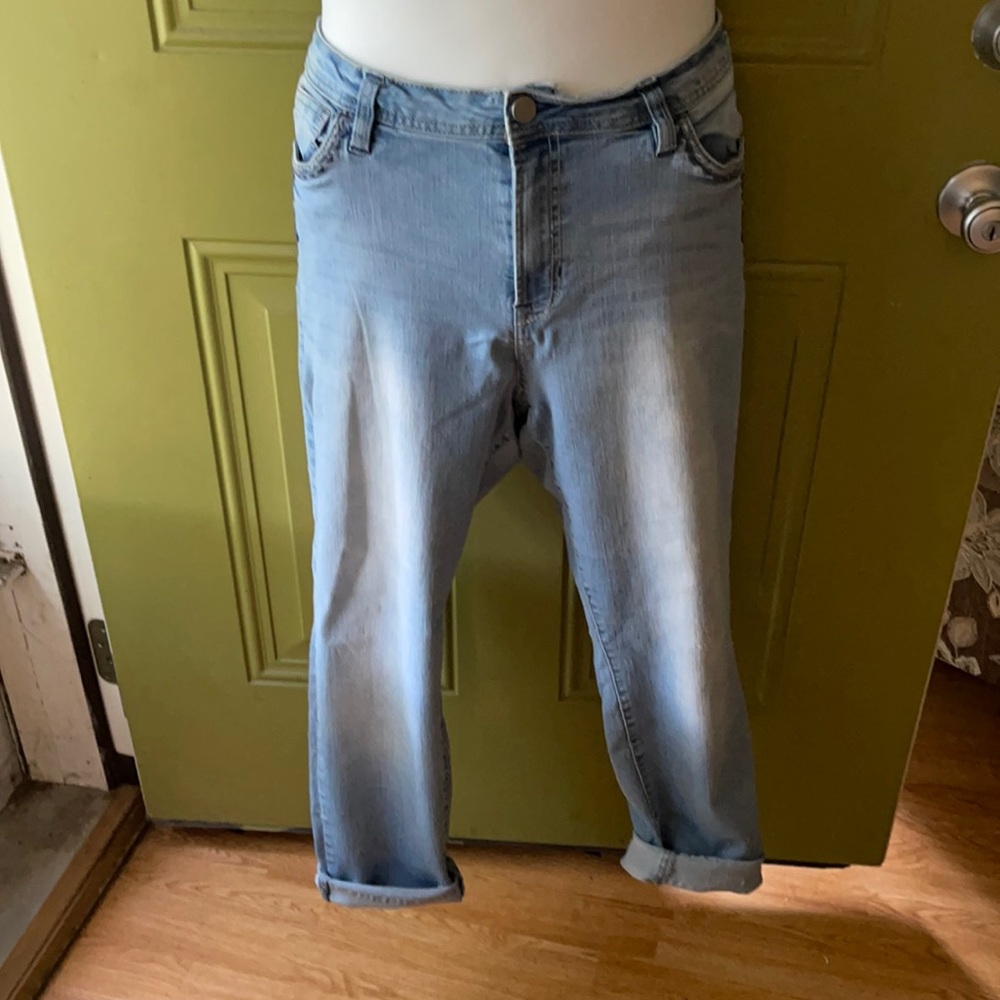 Massini Skinny Light Blue Capri Jeans. Embroidered Size 16